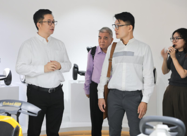 同花配 新加坡交通部代表团参访九号公司 双方就电动两轮车安全功能等前沿技术展开深入交流